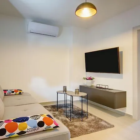 Exclusive Apartment *