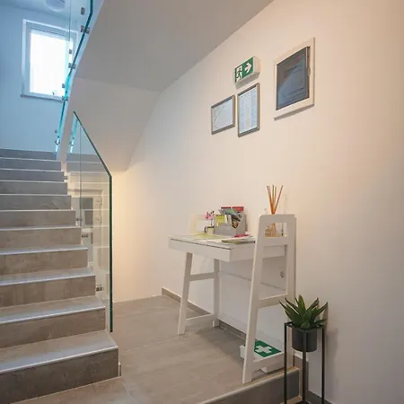 Exclusive Apartment *