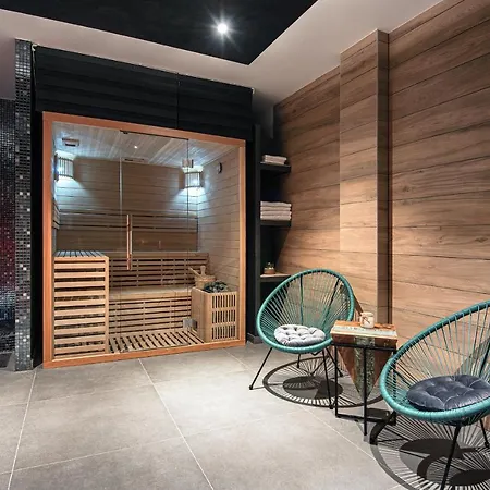 Exclusive Apartment *